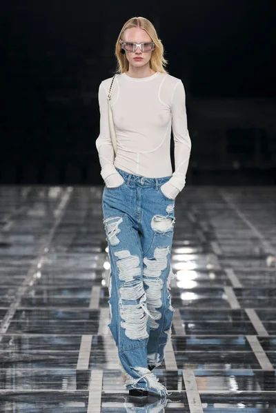 Look 50